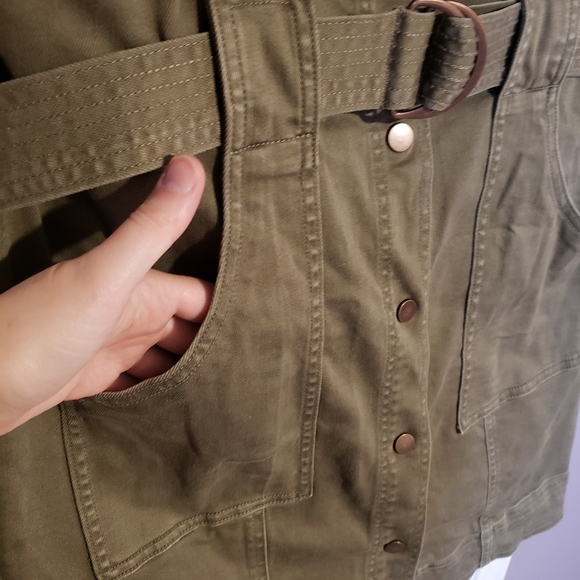 Brand new olive green utility dress with pockets and belt, button up closure - Picture 3 of 9